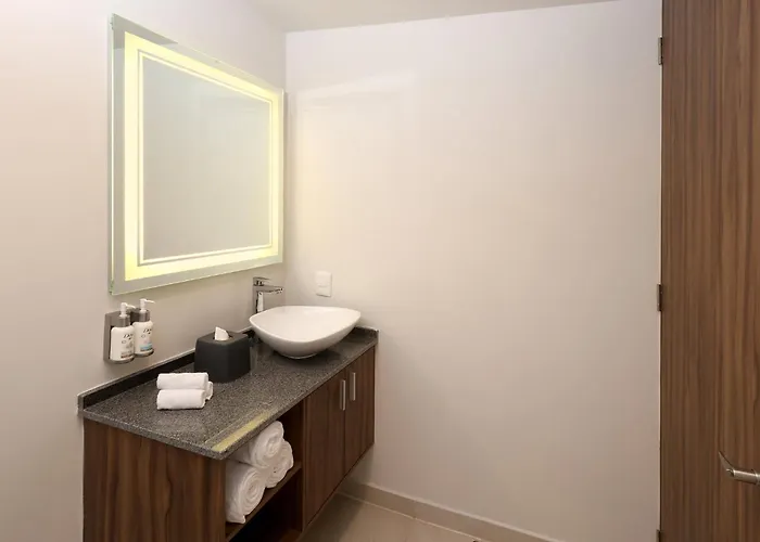 Hotel By Ihg