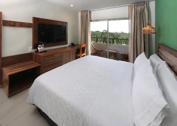 By Ihg Tulum