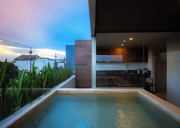 By Ihg Hotel 4*
