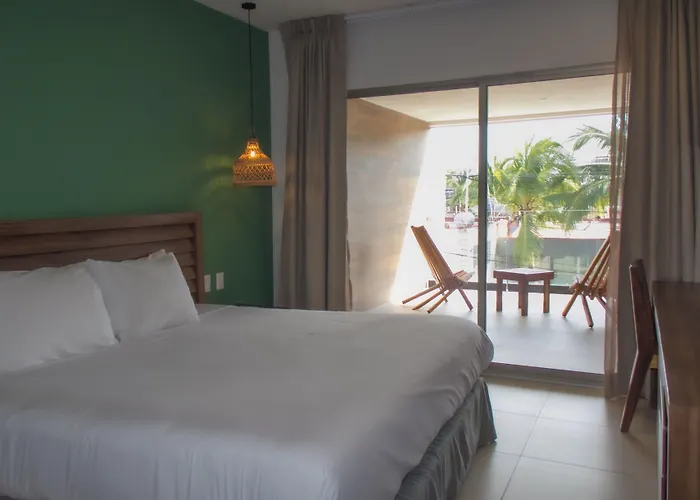 By Ihg
